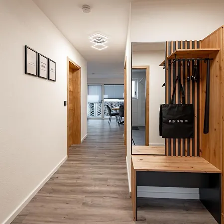 Appartamento #4 Jsliving Comfort - Privater Balkon Bad Kueche Smarttv Wlan Kostenlose Parkplaetze *